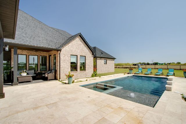 7299 Tom Trail, Krum, TX 76249