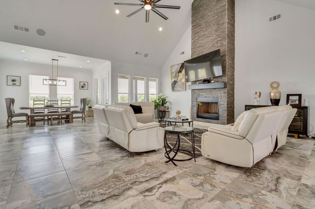 7299 Tom Trail, Krum, TX 76249