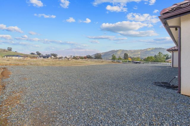 17044 Coyote Drive, Springville, CA 93265