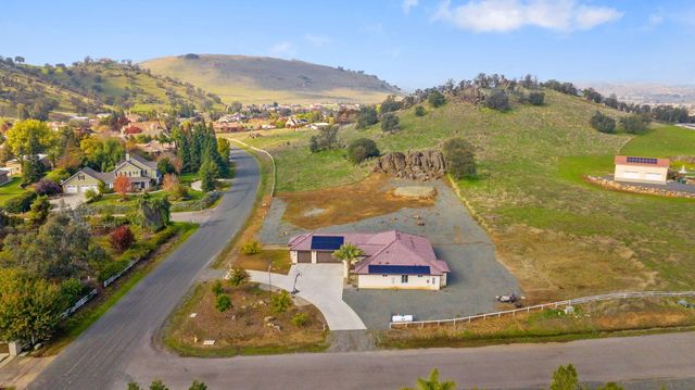 17044 Coyote Drive, Springville, CA 93265