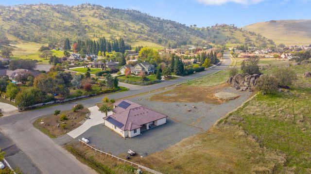 17044 Coyote Drive, Springville, CA 93265