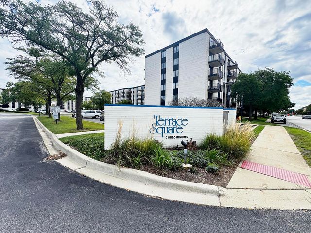 9098 W Terrace Drive 4-K, Niles, IL 60714