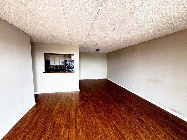 9098 W Terrace Drive 4-K, Niles, IL 60714