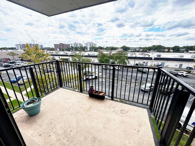 9098 W Terrace Drive 4-K, Niles, IL 60714