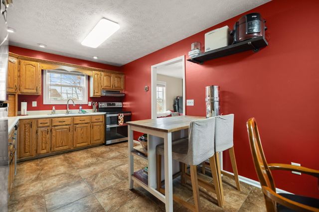 3033 Clear Springs Drive, London, KY 40744