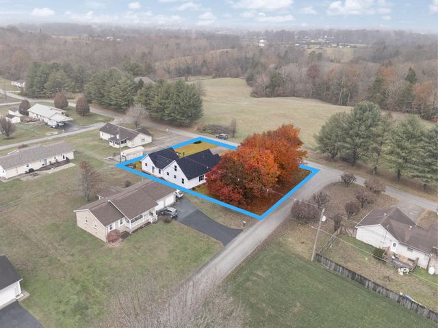 3033 Clear Springs Drive, London, KY 40744