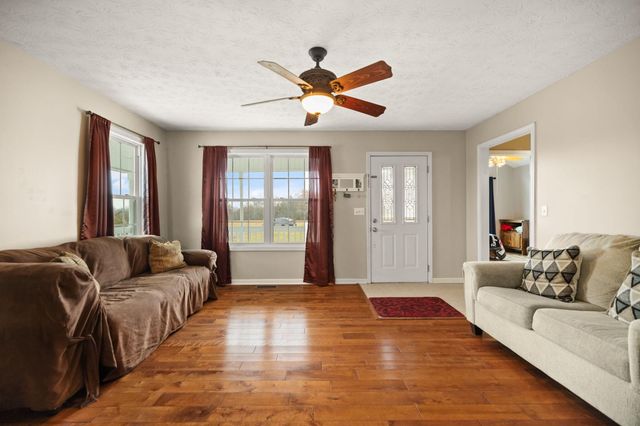 3033 Clear Springs Drive, London, KY 40744