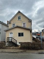 1700 Constitution Blvd, Arnold, PA 15068