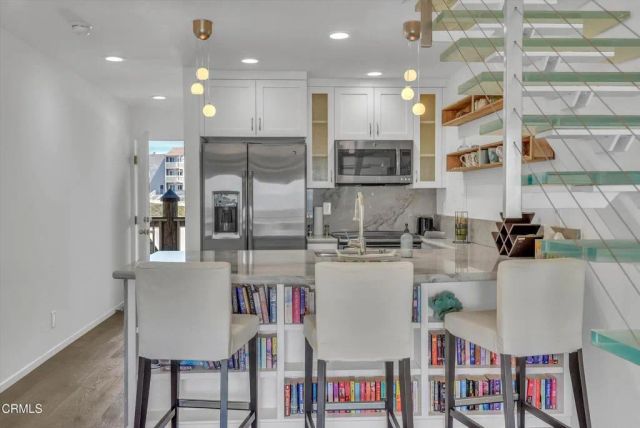 273 E Surfside Drive, Port Hueneme, CA 93041