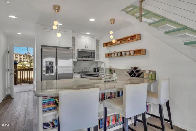 273 E Surfside Drive, Port Hueneme, CA 93041