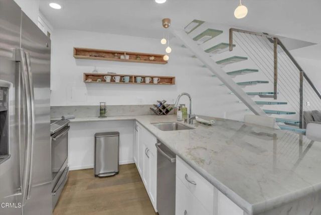 273 E Surfside Drive, Port Hueneme, CA 93041