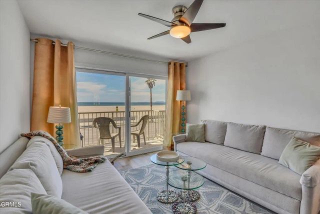 273 E Surfside Drive, Port Hueneme, CA 93041