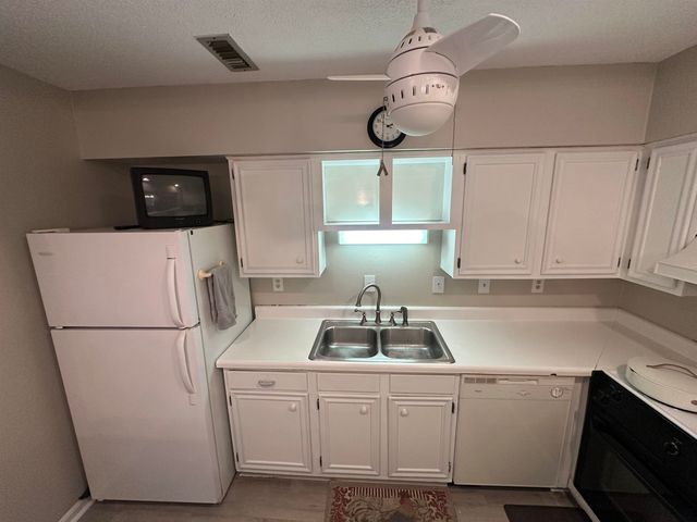 10301 N Kings Hwy Apt 15-6, Myrtle Beach, SC 29572