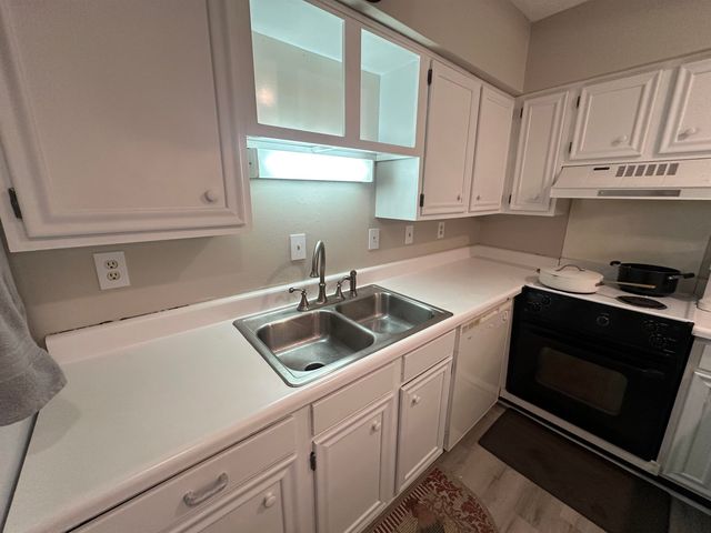 10301 N Kings Hwy Apt 15-6, Myrtle Beach, SC 29572