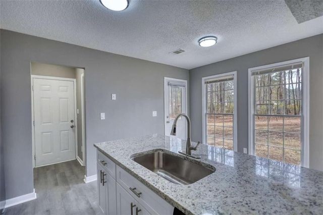 1067 Brookview Lane, Hampton, GA 30228