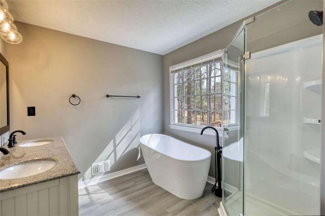 1067 Brookview Lane, Hampton, GA 30228