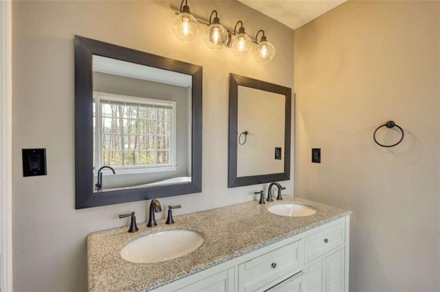 1067 Brookview Lane, Hampton, GA 30228