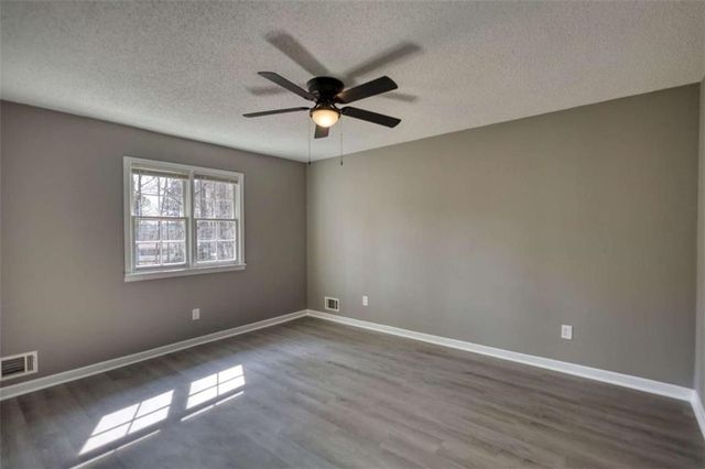 1067 Brookview Lane, Hampton, GA 30228