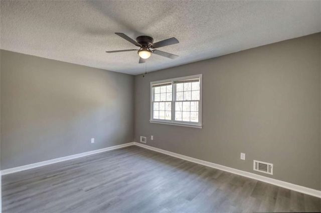 1067 Brookview Lane, Hampton, GA 30228