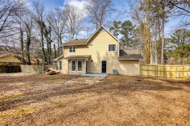 1067 Brookview Lane, Hampton, GA 30228