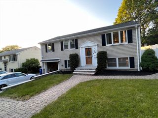 35 Harding Ave 35., Braintree, MA 02184