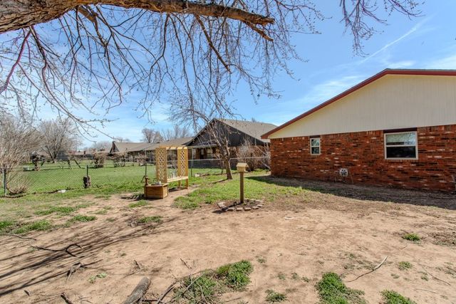 5618 Cedar Ridge Drive, Enid, OK 73703