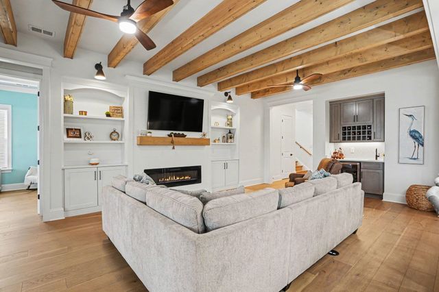 2075 Summer Rose Ln., Myrtle Beach, SC 29579