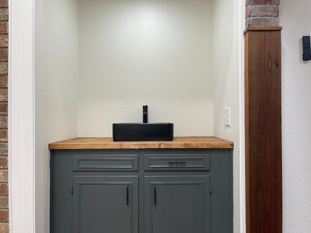 4221 Riverbend Drive, San Angelo, TX 76903