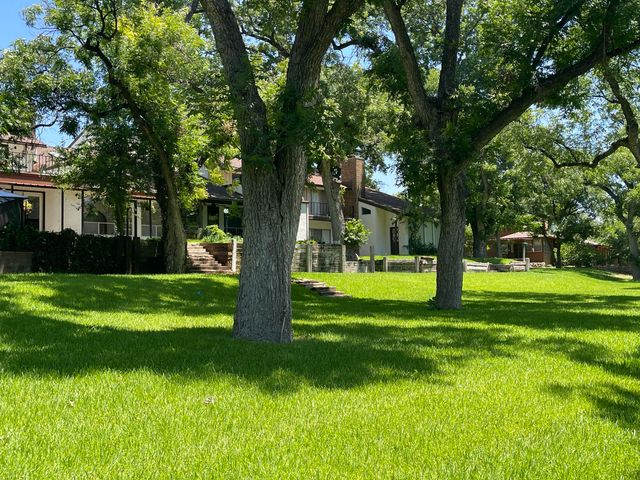 4221 Riverbend Drive, San Angelo, TX 76903