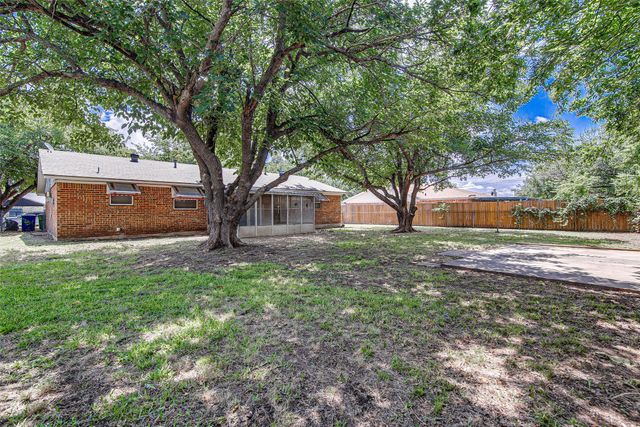 509 Branch Circle W, White Settlement, TX 76108