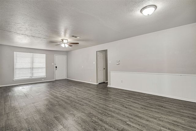 509 Branch Circle W, White Settlement, TX 76108
