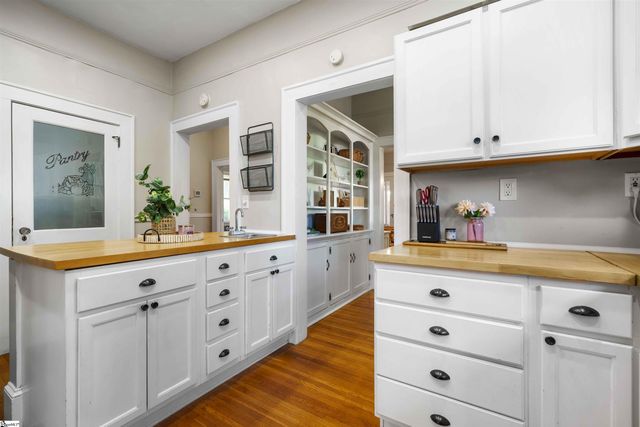123 W Main Street, Duncan, SC 29334