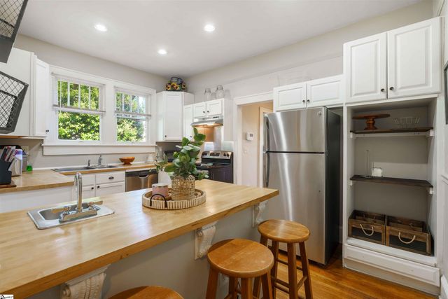 123 W Main Street, Duncan, SC 29334