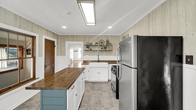 11341 N 900 W, Demotte, IN 46310