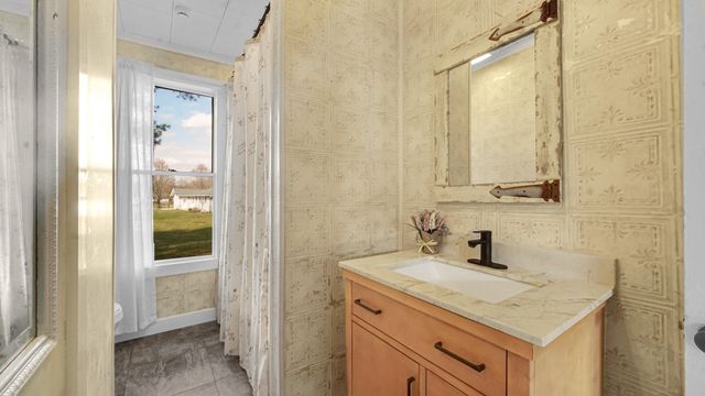 11341 N 900 W, Demotte, IN 46310