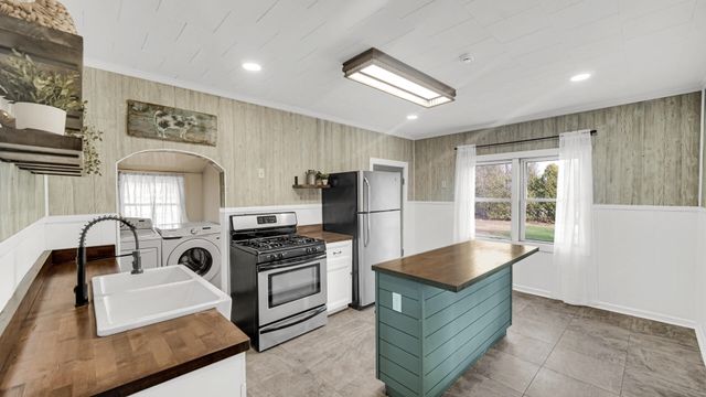 11341 N 900 W, Demotte, IN 46310