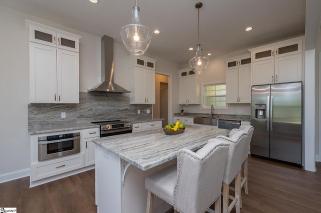 711 Hidden Falls Drive, West Union, SC 29696