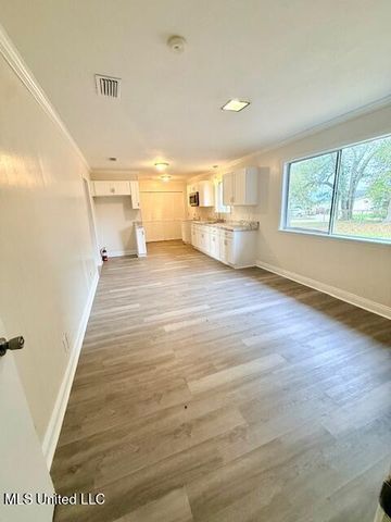 2719 Dantzler Street, Moss Point, MS 39563