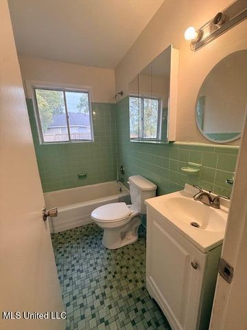 2719 Dantzler Street, Moss Point, MS 39563