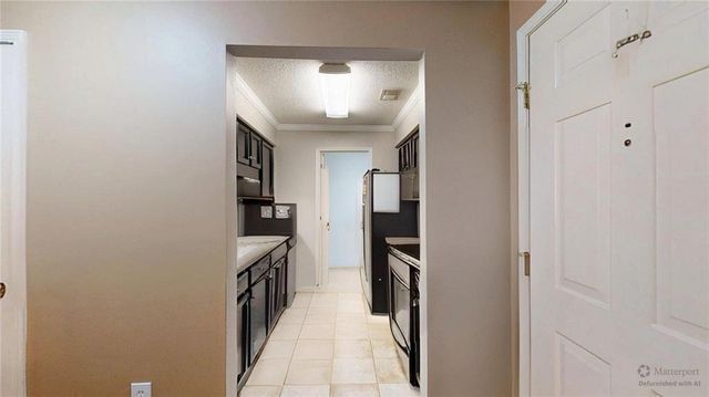 25205 Plantation NE Drive 205, Atlanta, GA 30324