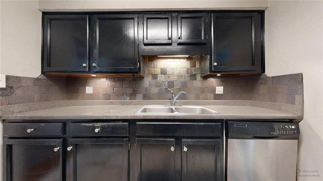 25205 Plantation NE Drive 205, Atlanta, GA 30324