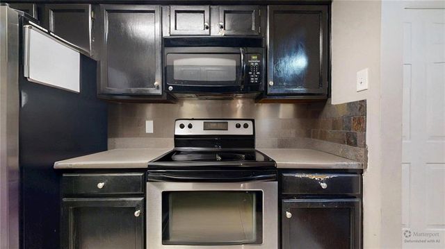 25205 Plantation NE Drive 205, Atlanta, GA 30324