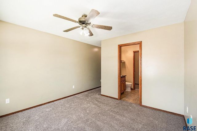 2212 S Macey Ave, Sioux Falls, SD 57106