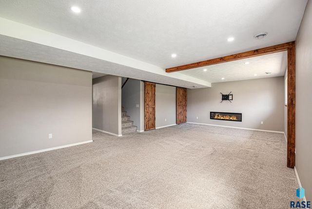 2212 S Macey Ave, Sioux Falls, SD 57106