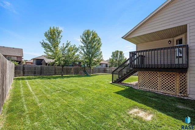 2212 S Macey Ave, Sioux Falls, SD 57106