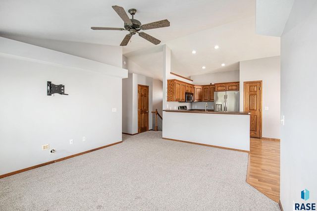 2212 S Macey Ave, Sioux Falls, SD 57106