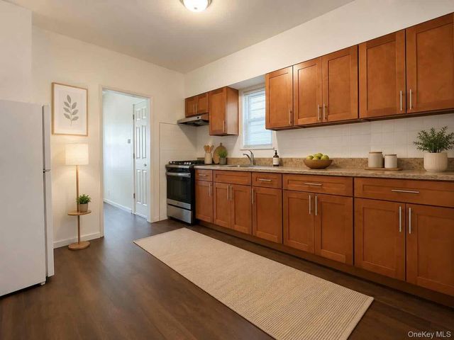 22 Ford Street 1, Glen Cove, NY 11542