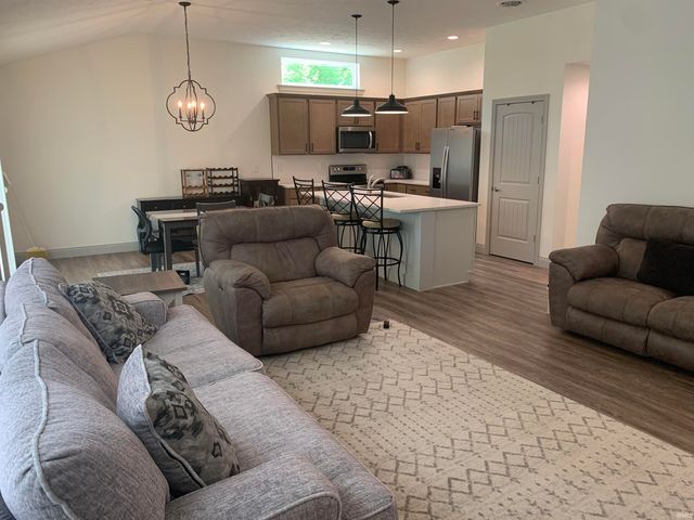 4204 W Thornwood Lane, Muncie, IN 47304