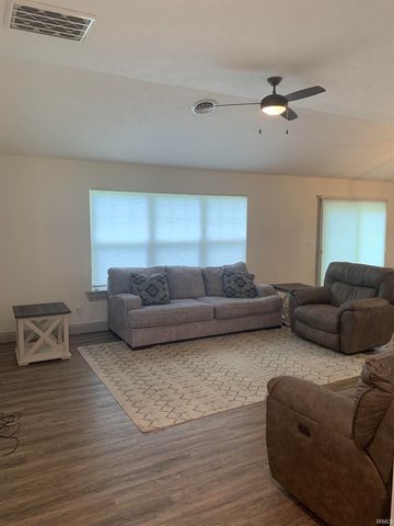 4204 W Thornwood Lane, Muncie, IN 47304