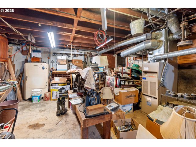 32 N BRYANT St, Portland, OR 97217